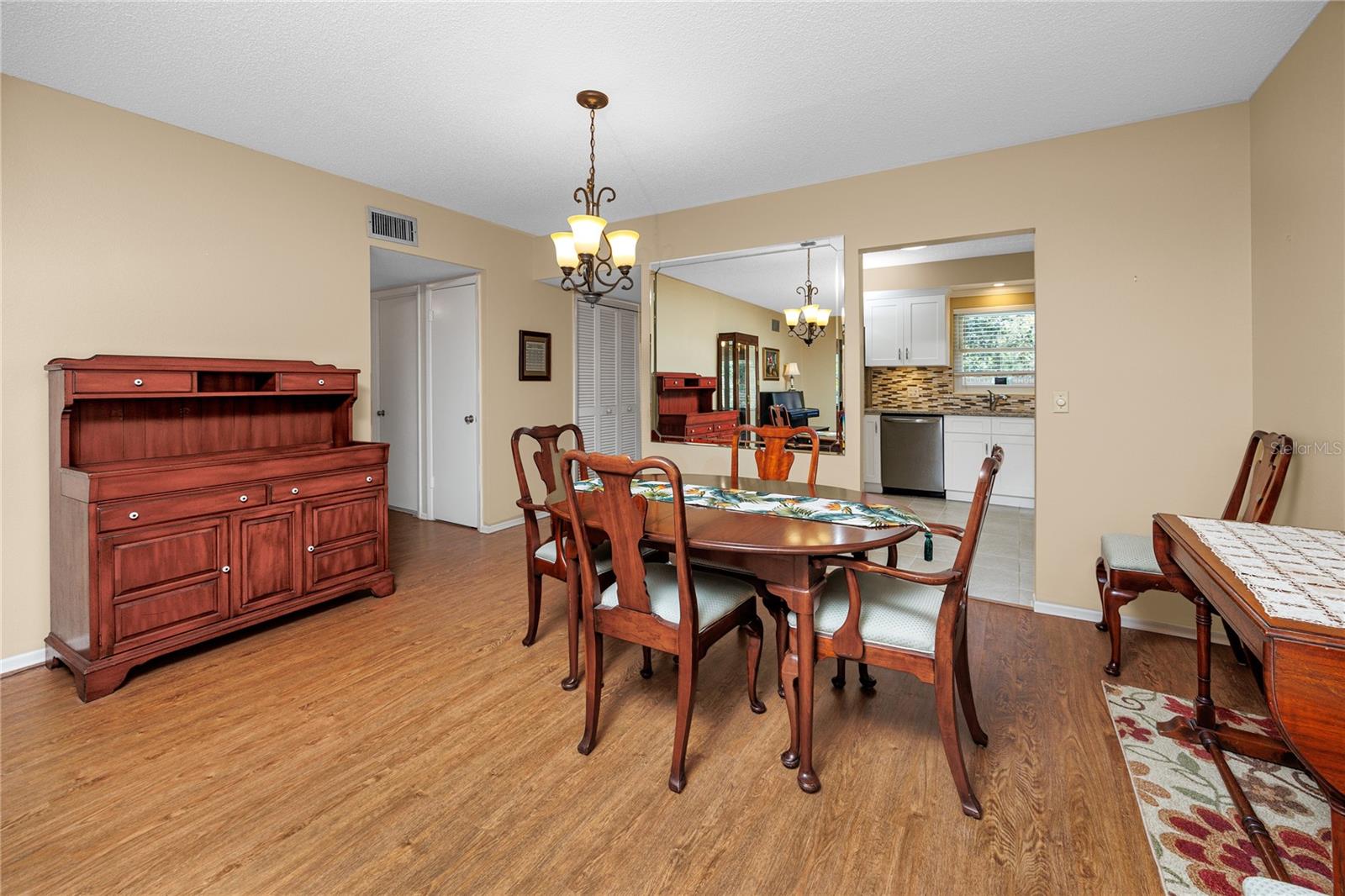 Image 16 of 54 For 2440 World Parkway Boulevard 38