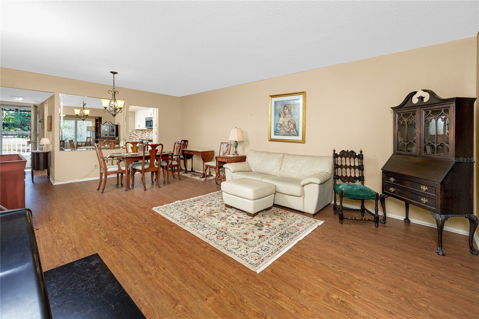 Image 17 of 54 For 2440 World Parkway Boulevard 38