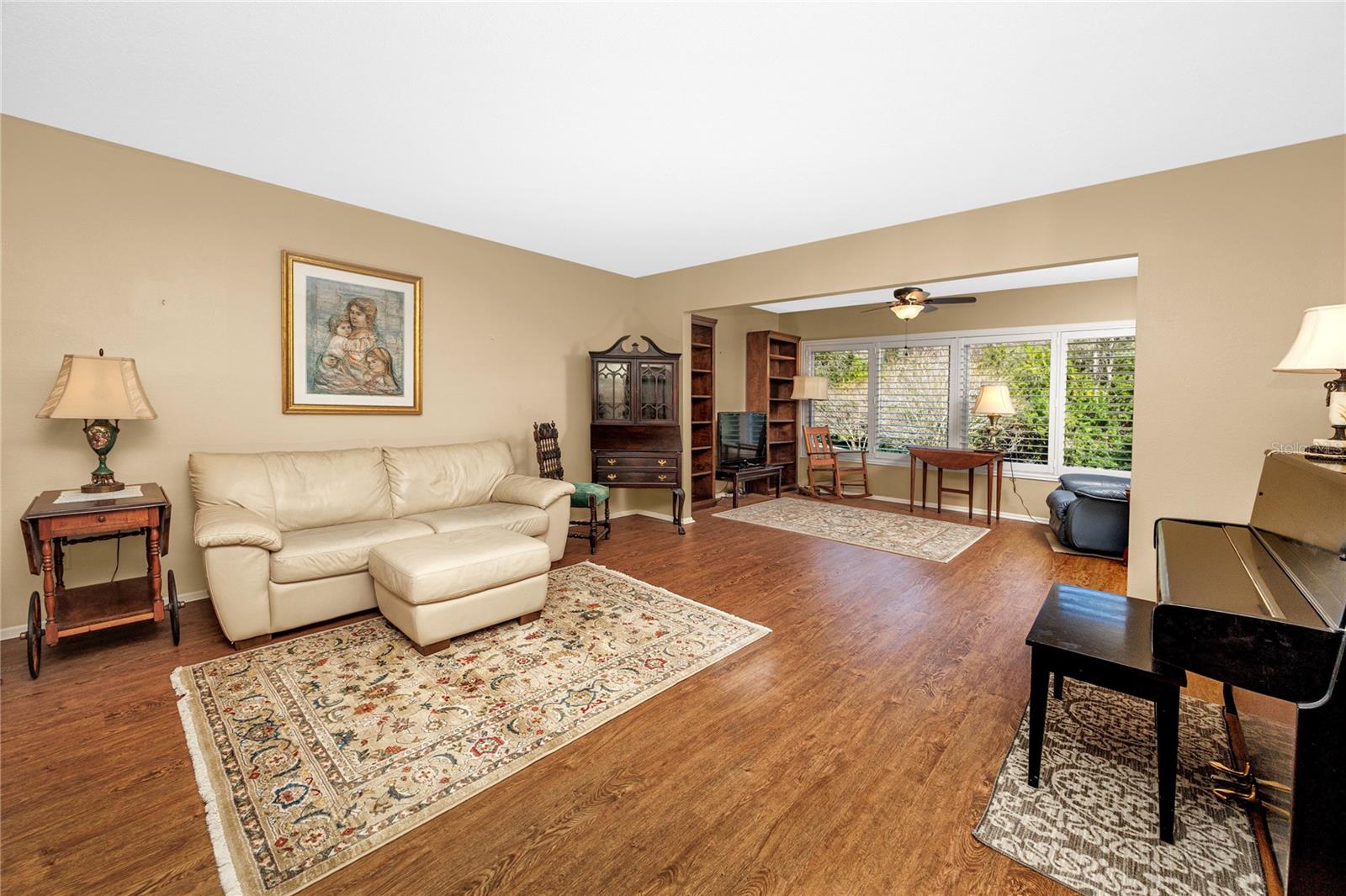 Image 20 of 54 For 2440 World Parkway Boulevard 38