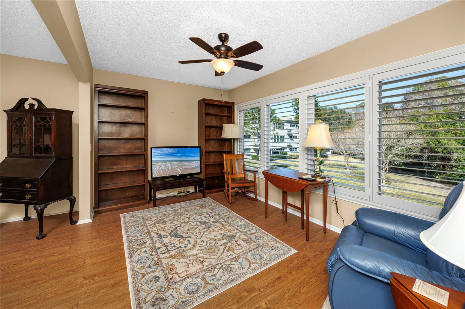 Image 22 of 54 For 2440 World Parkway Boulevard 38