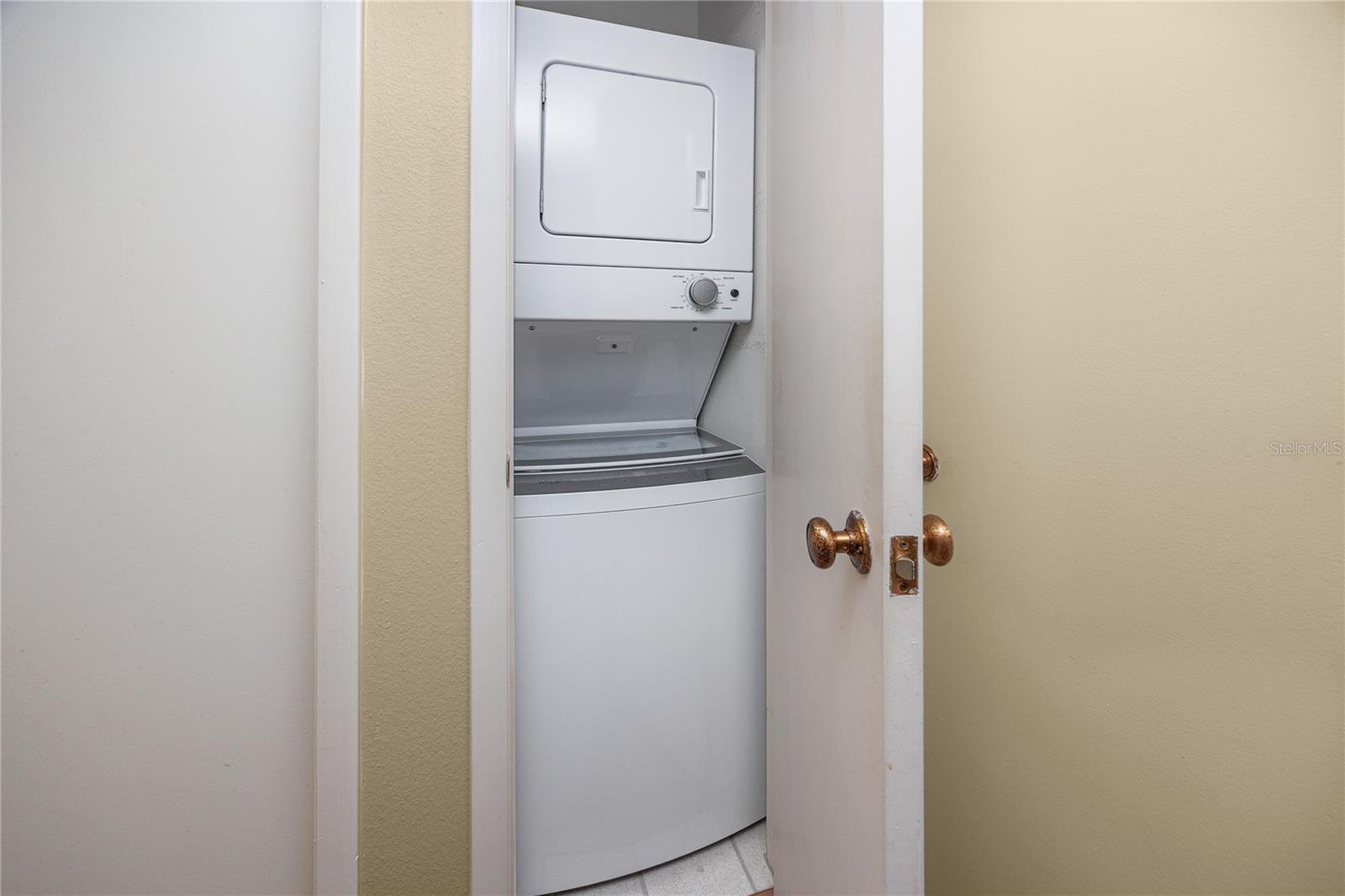 Image 25 of 54 For 2440 World Parkway Boulevard 38