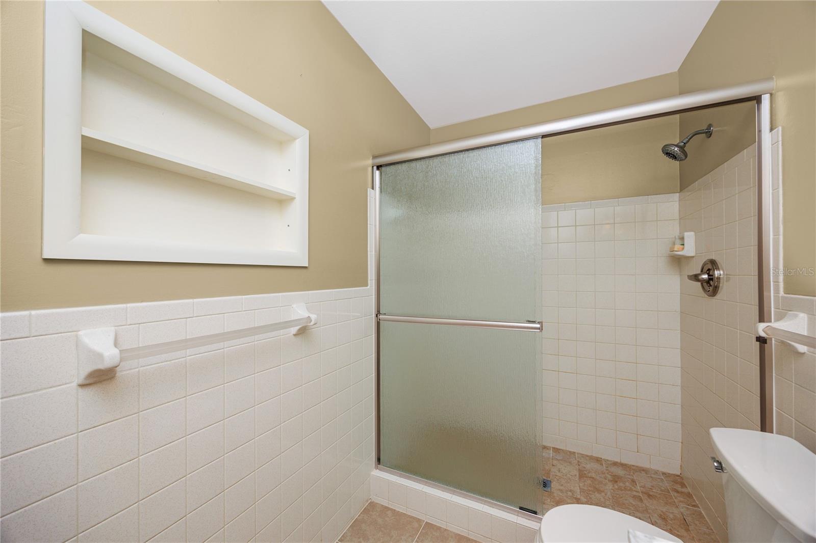 Image 26 of 54 For 2440 World Parkway Boulevard 38