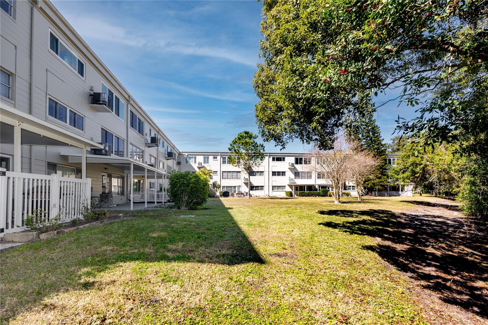 Image 6 of 54 For 2440 World Parkway Boulevard 38