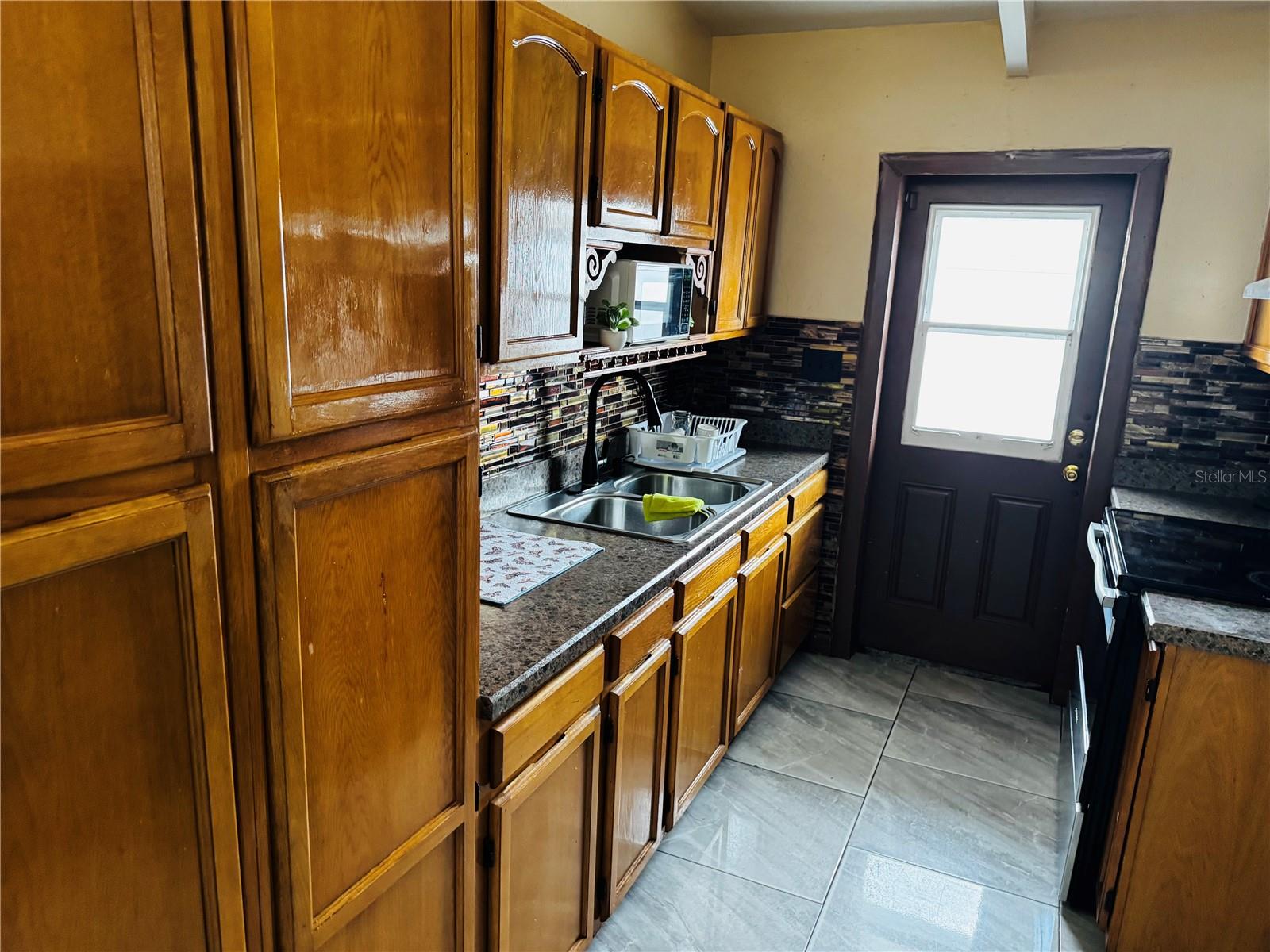 Image 8 of 22 For 1709 Warrington Way