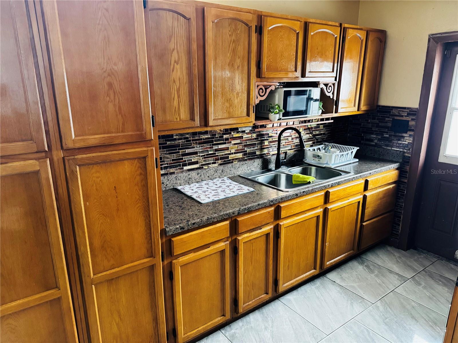 Image 9 of 22 For 1709 Warrington Way