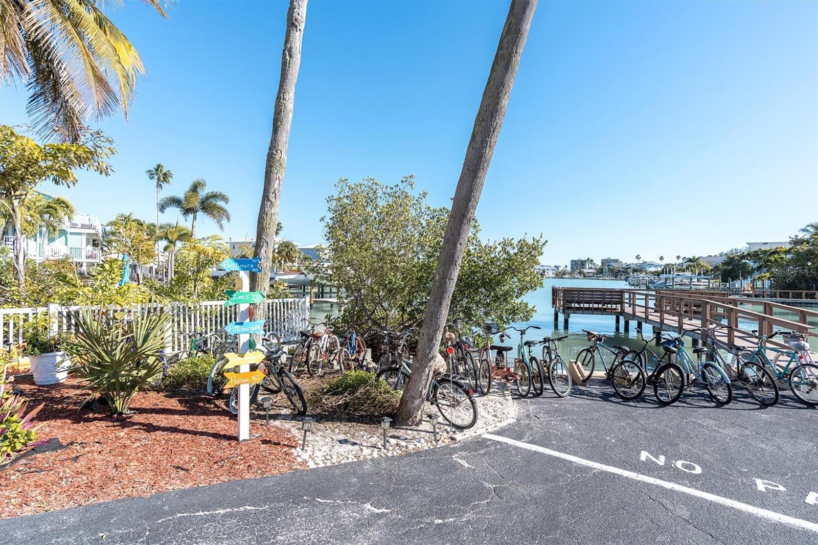 Image 10 of 20 For 8565 Gulf Boulevard 20s