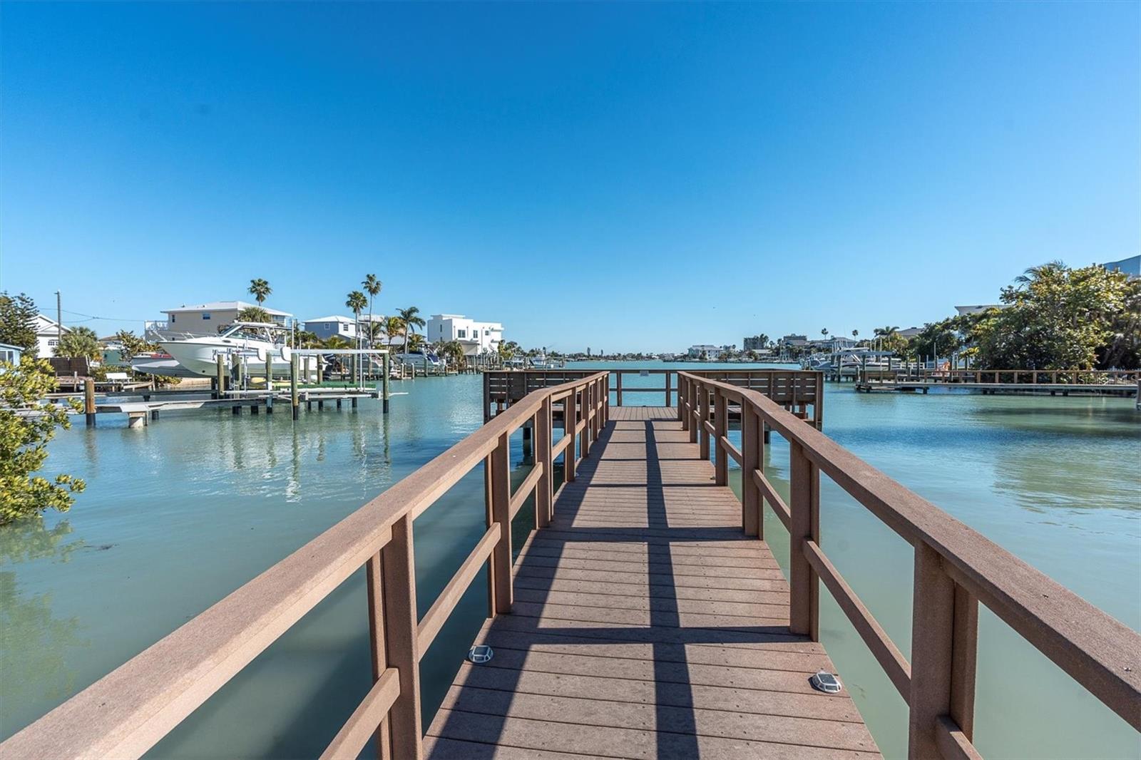 Image 11 of 20 For 8565 Gulf Boulevard 20s