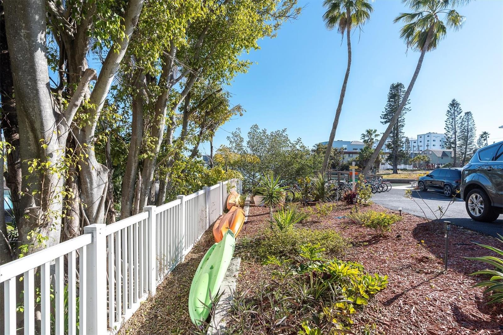 Image 14 of 20 For 8565 Gulf Boulevard 20s