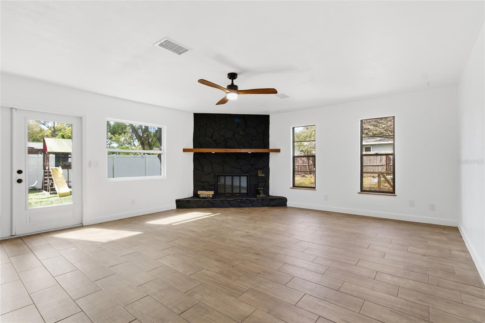 Image 7 of 30 For 5128 18th Street N