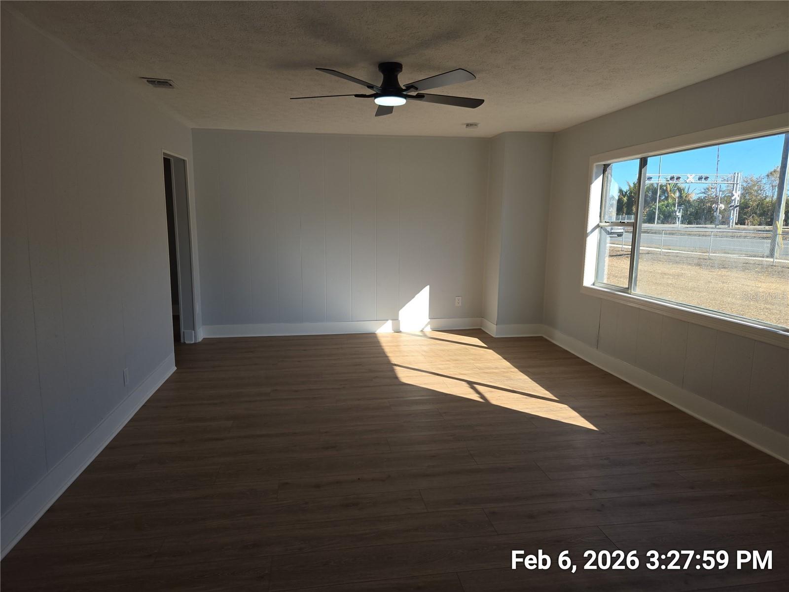 Image 5 of 17 For 604 College Avenue