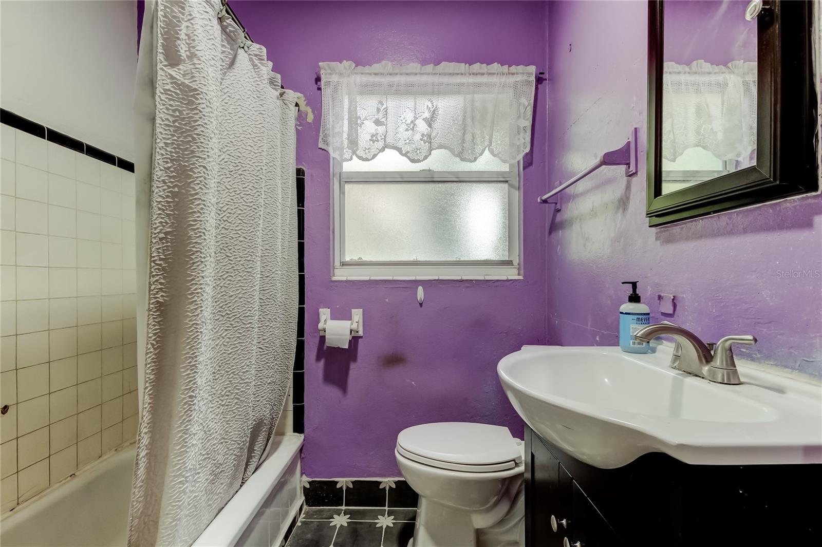 Image 15 of 36 For 8171 37th Avenue N