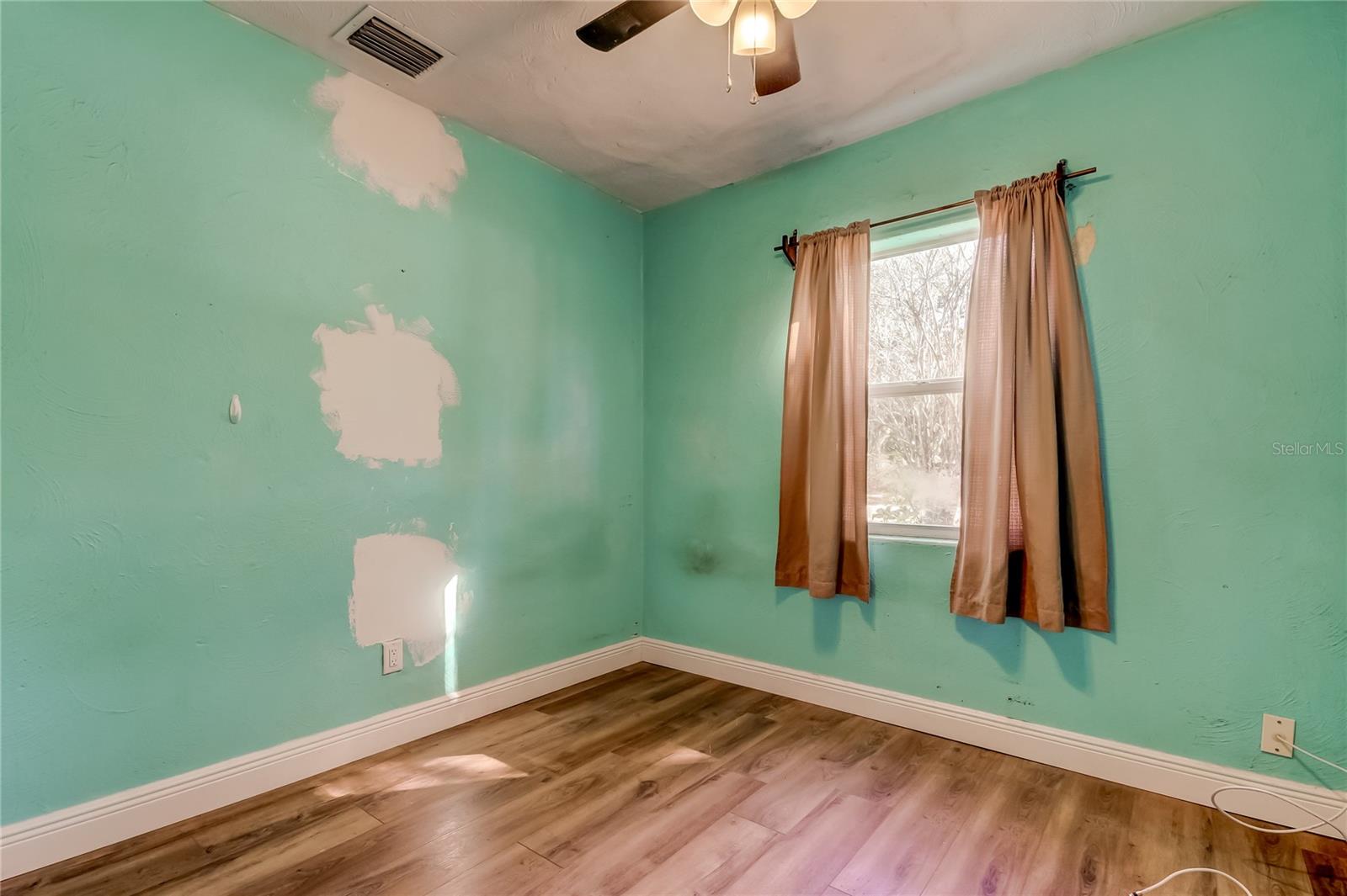 Image 16 of 36 For 8171 37th Avenue N