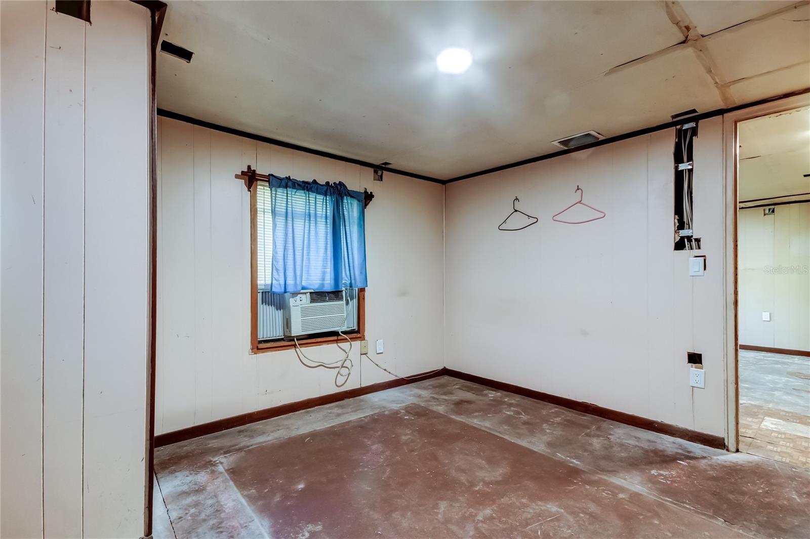 Image 23 of 36 For 8171 37th Avenue N