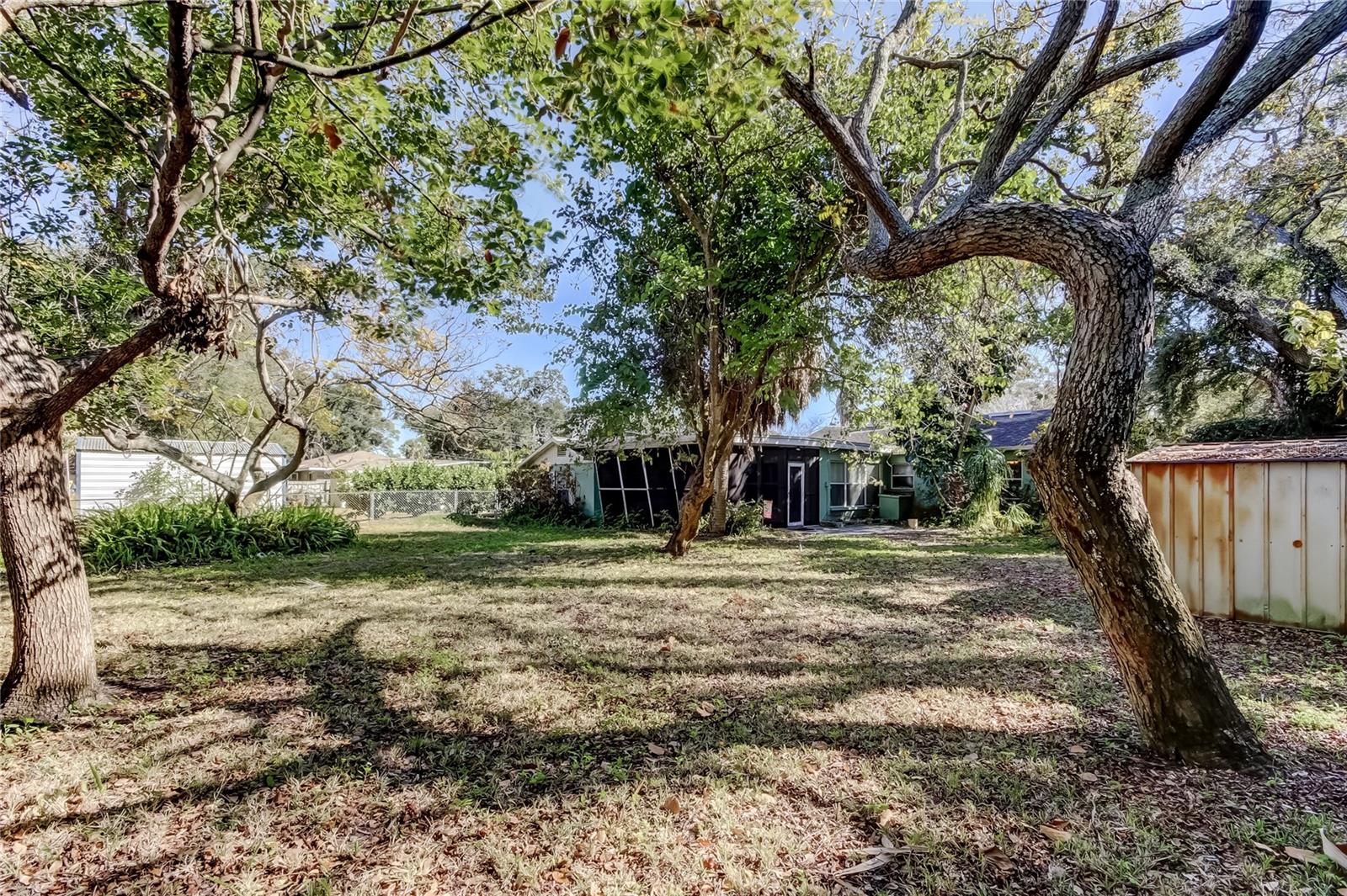 Image 27 of 36 For 8171 37th Avenue N