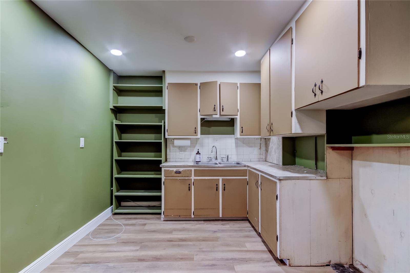 Image 7 of 36 For 8171 37th Avenue N