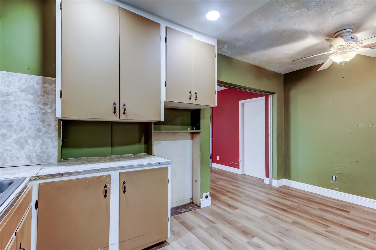 Image 9 of 36 For 8171 37th Avenue N