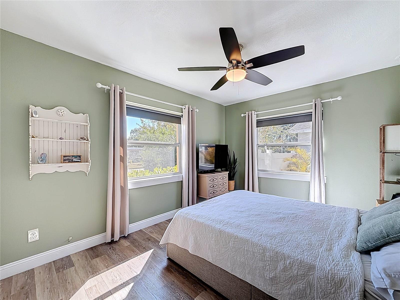 Image 13 of 33 For 2625 19th Street S