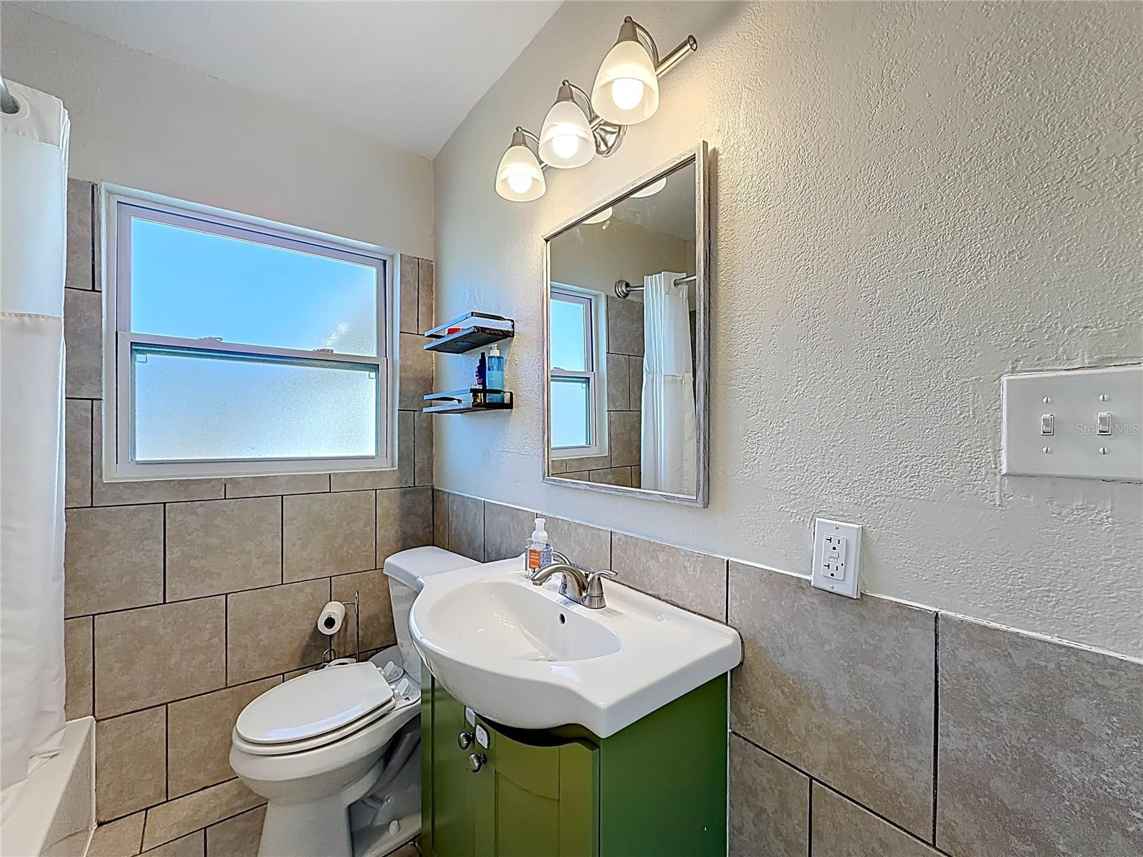 Image 16 of 33 For 2625 19th Street S