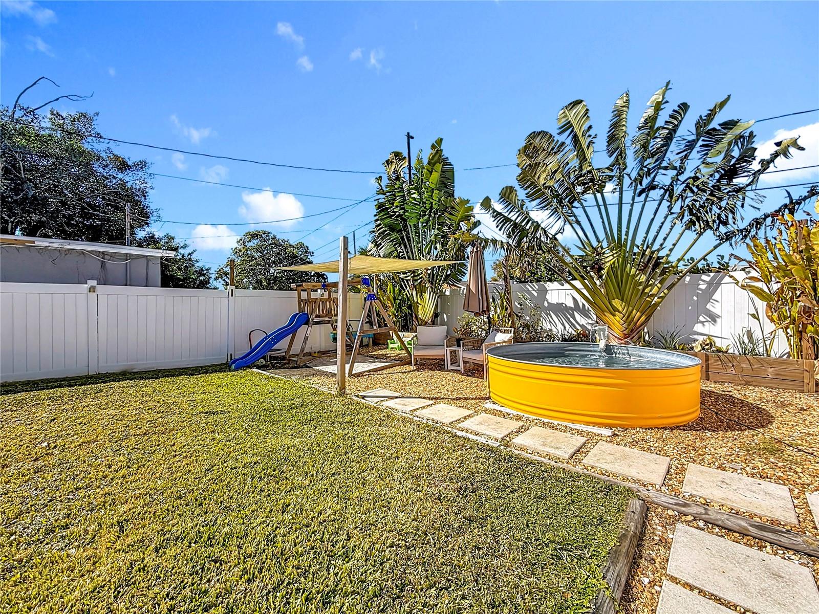 Image 23 of 33 For 2625 19th Street S