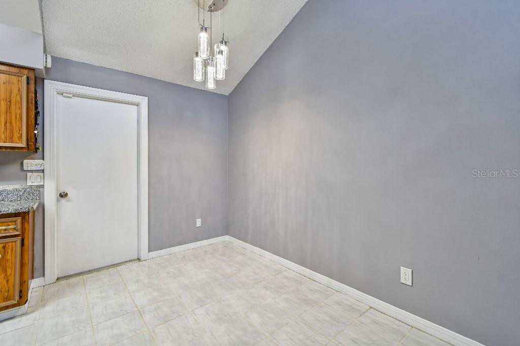 Image 16 of 50 For 4662 Lighthouse Circle 136