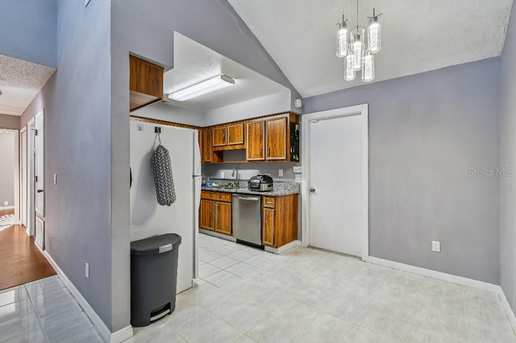 Image 17 of 50 For 4662 Lighthouse Circle 136