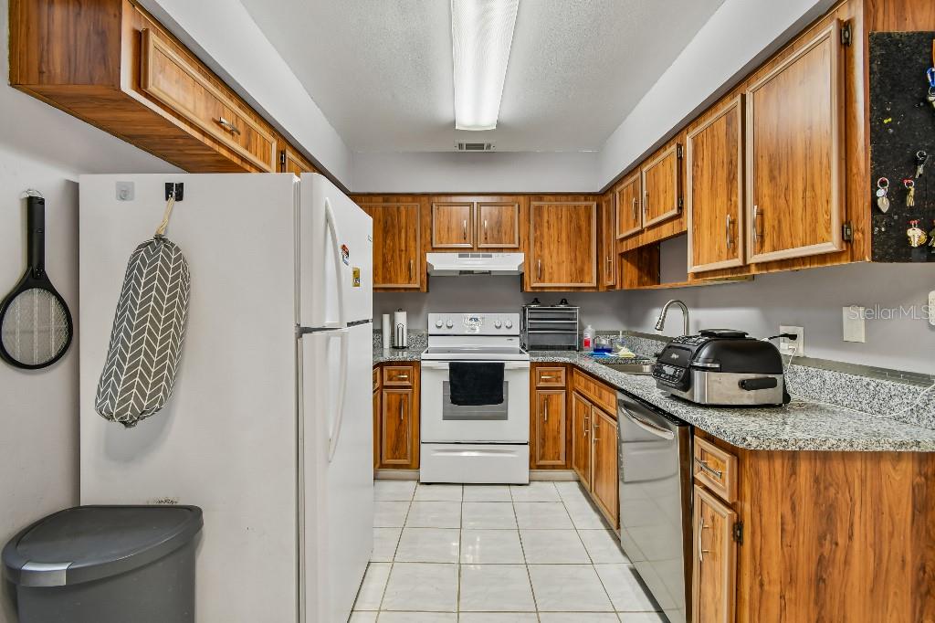 Image 20 of 50 For 4662 Lighthouse Circle 136