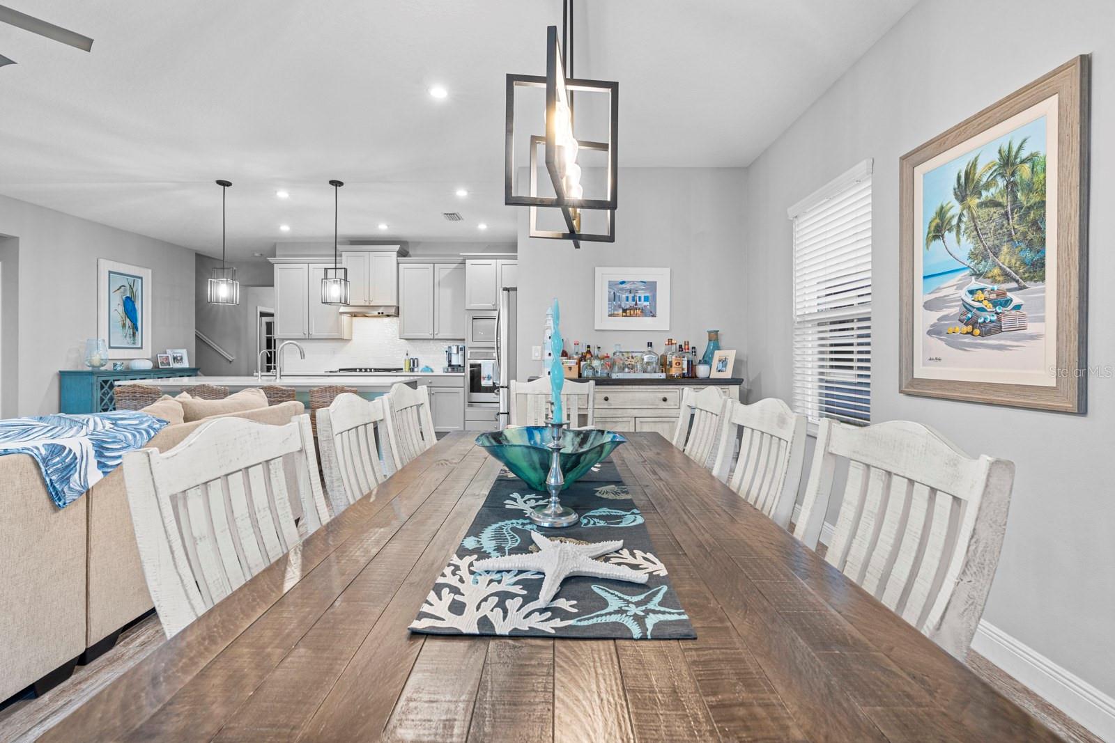 Listing photo id 13 for 5432 Silver Sun Drive