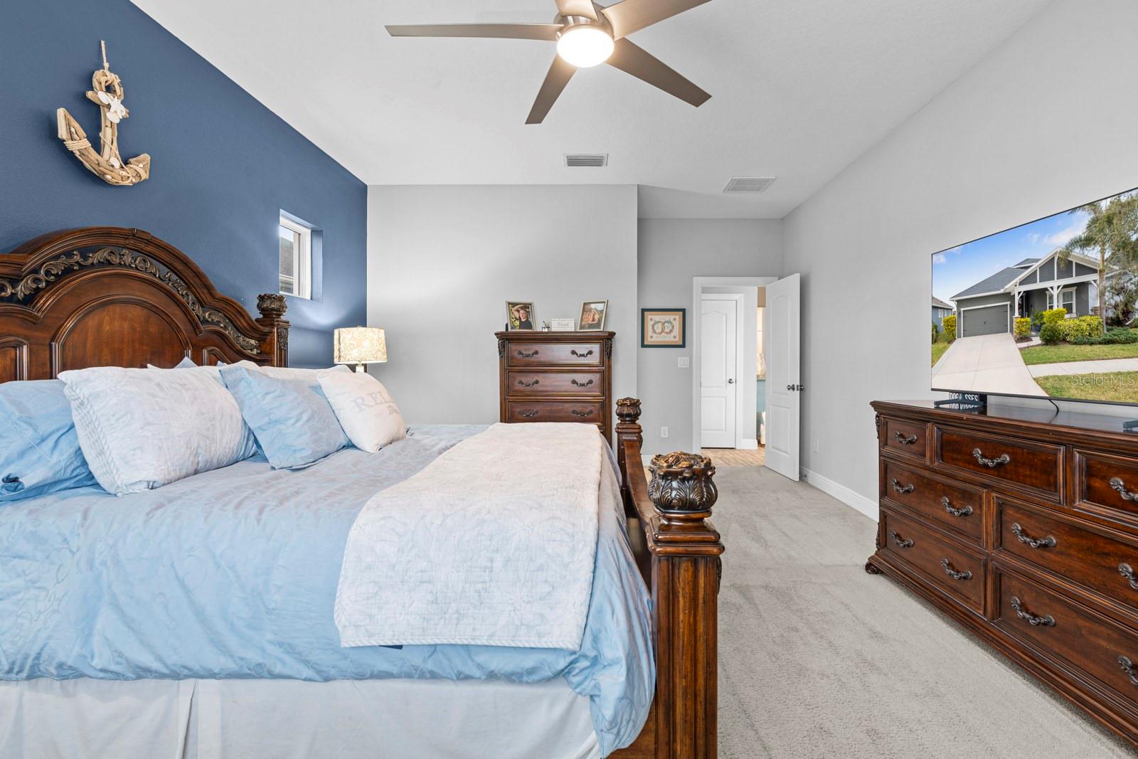 Listing photo id 15 for 5432 Silver Sun Drive