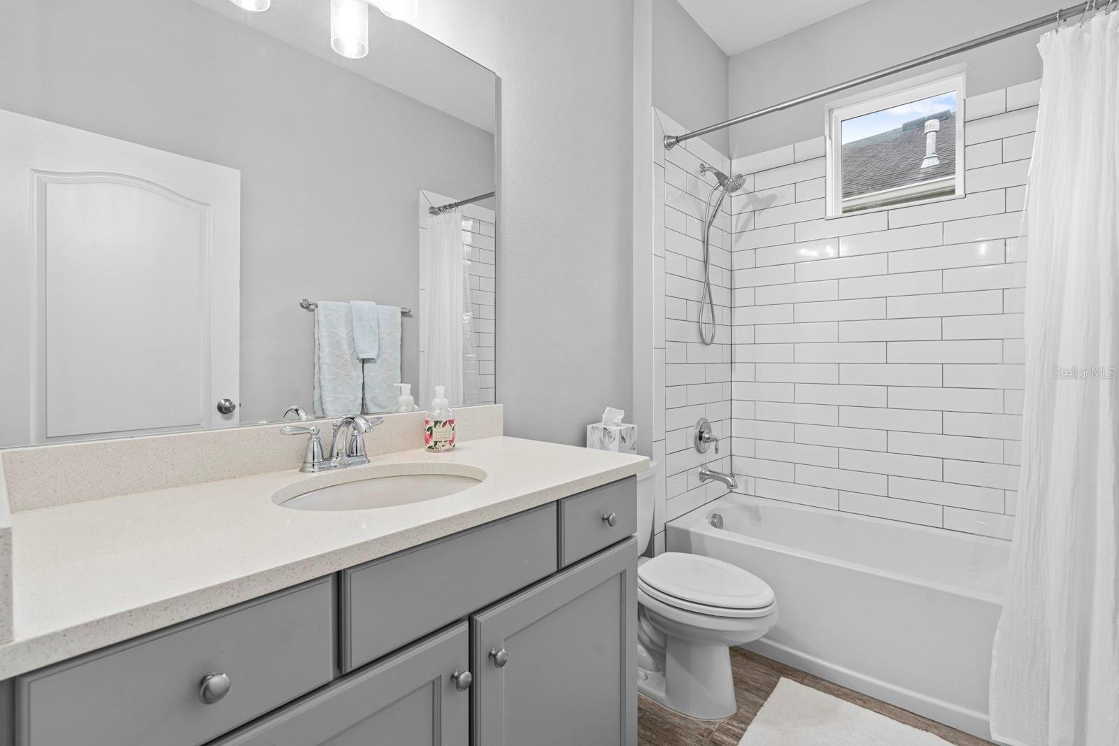 Listing photo id 26 for 5432 Silver Sun Drive