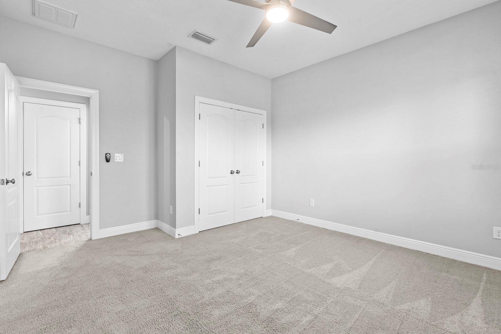 Listing photo id 27 for 5432 Silver Sun Drive