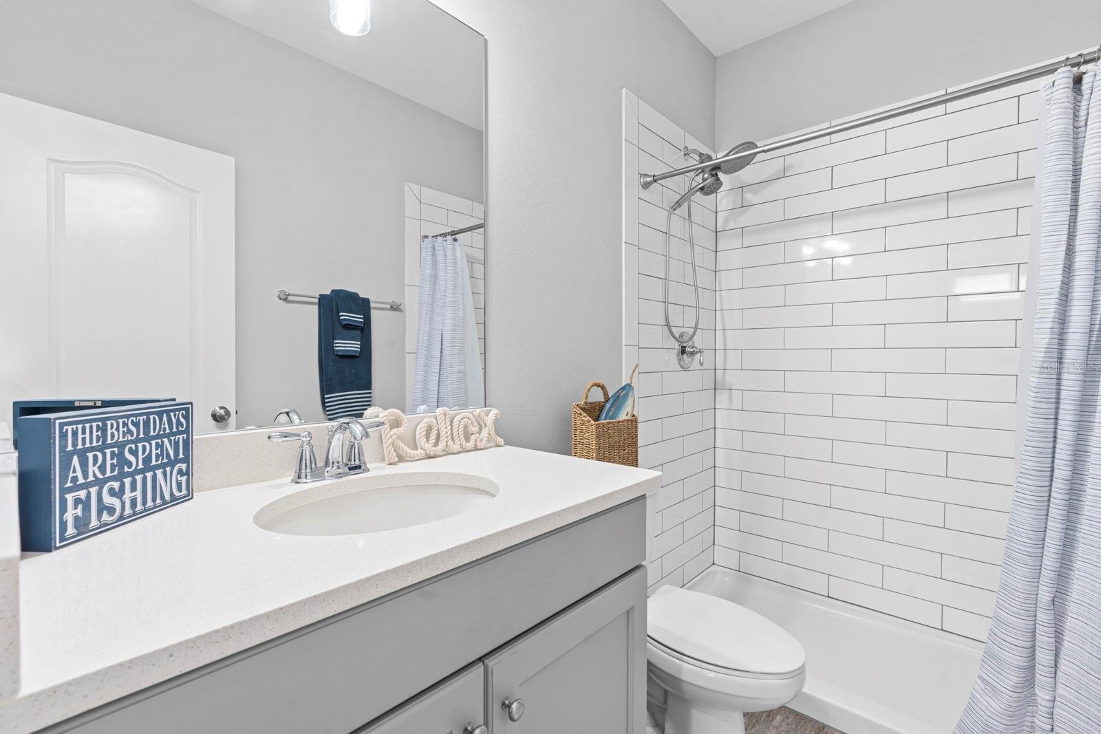 Listing photo id 32 for 5432 Silver Sun Drive