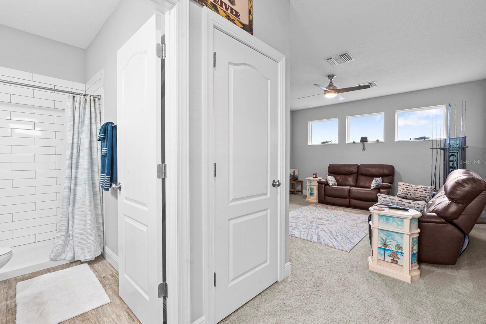 Listing photo id 33 for 5432 Silver Sun Drive