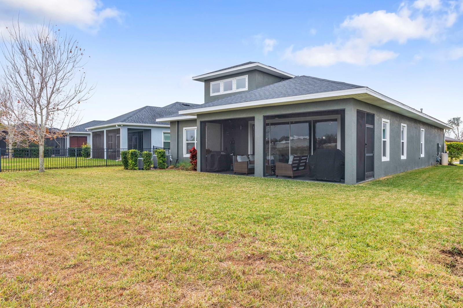 Listing photo id 37 for 5432 Silver Sun Drive