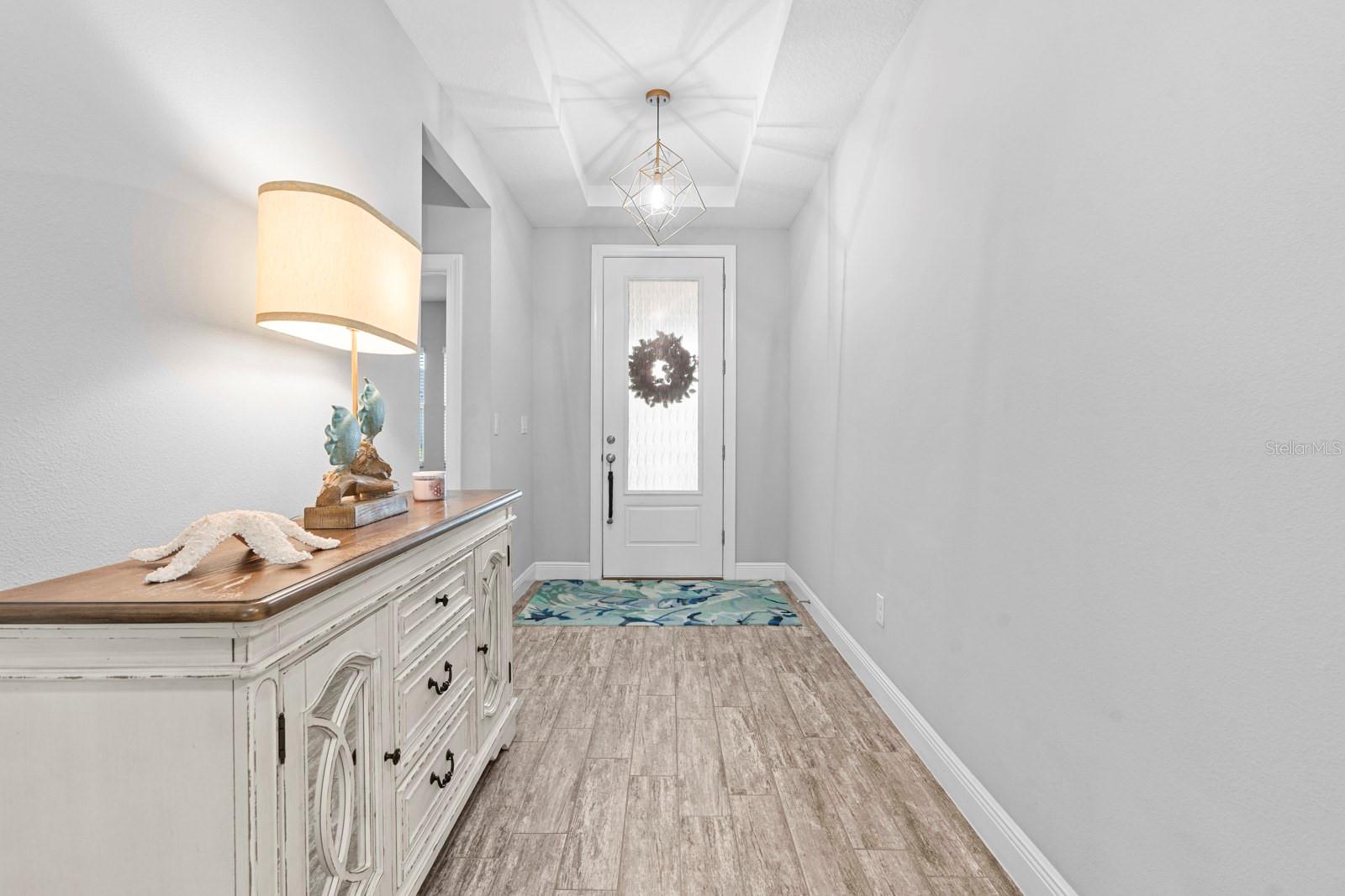 Listing photo id 2 for 5432 Silver Sun Drive