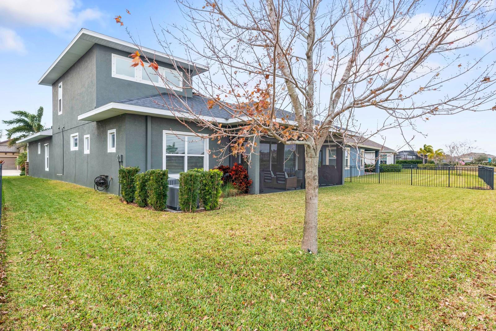 Listing photo id 38 for 5432 Silver Sun Drive
