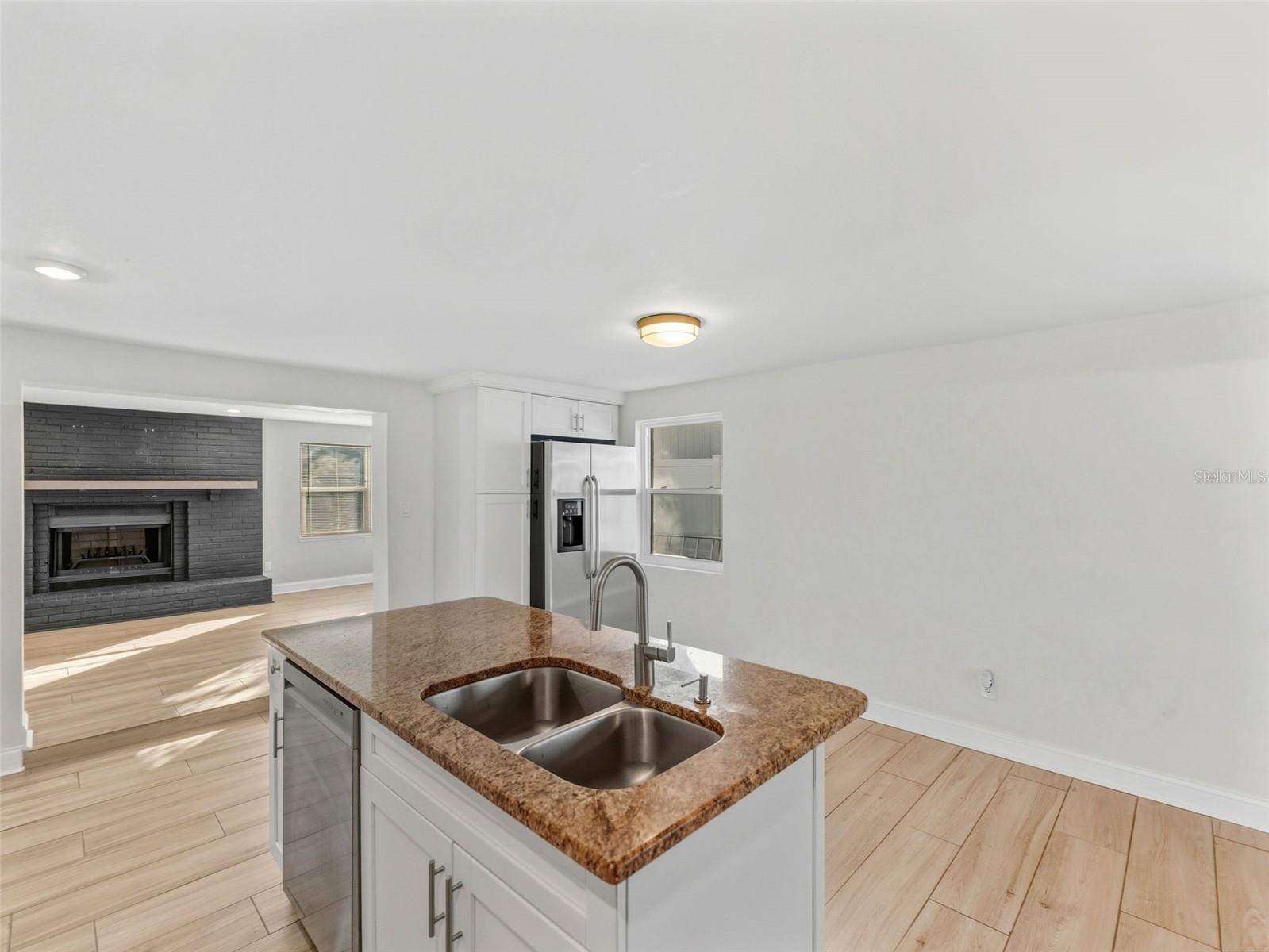 Image 11 of 38 For 4016 Nassau Street
