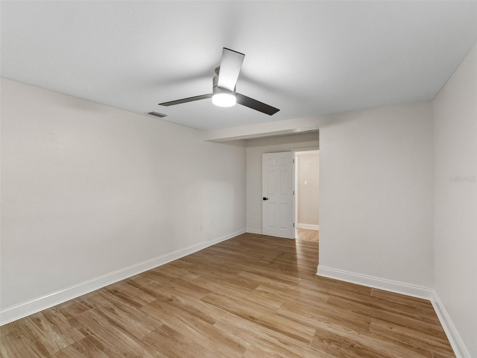 Image 17 of 38 For 4016 Nassau Street