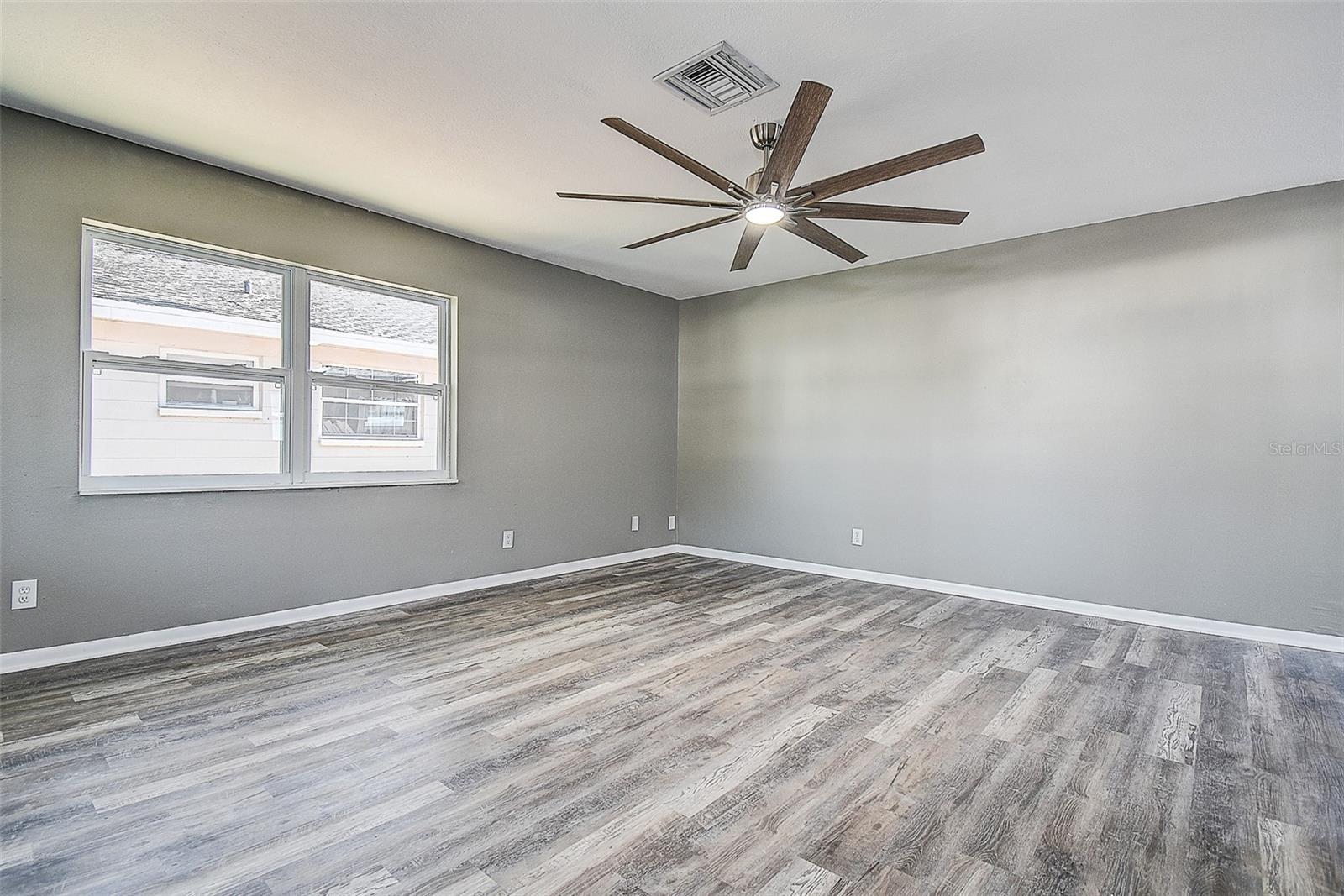 Image 11 of 40 For 130 42nd Avenue N