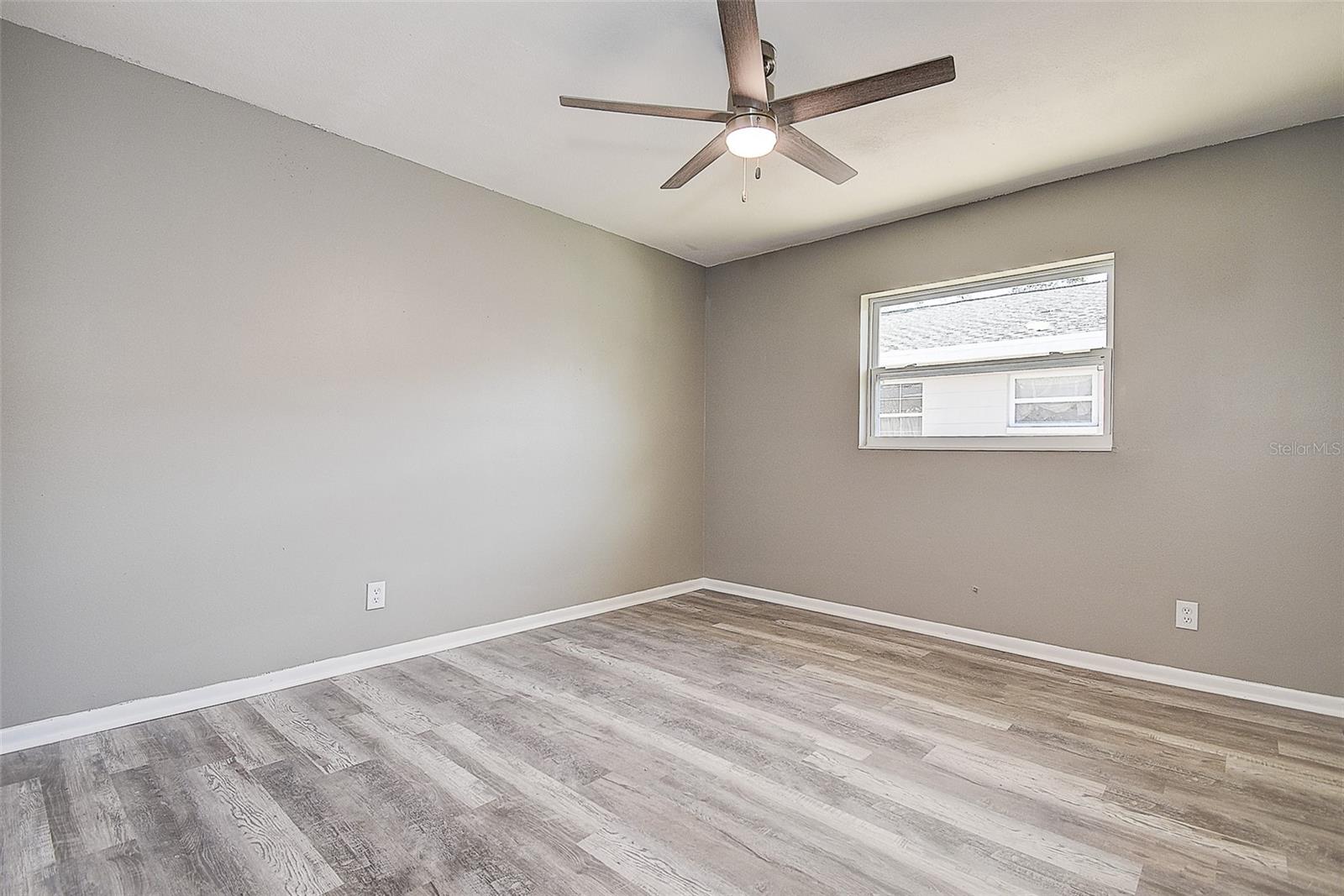 Image 17 of 40 For 130 42nd Avenue N