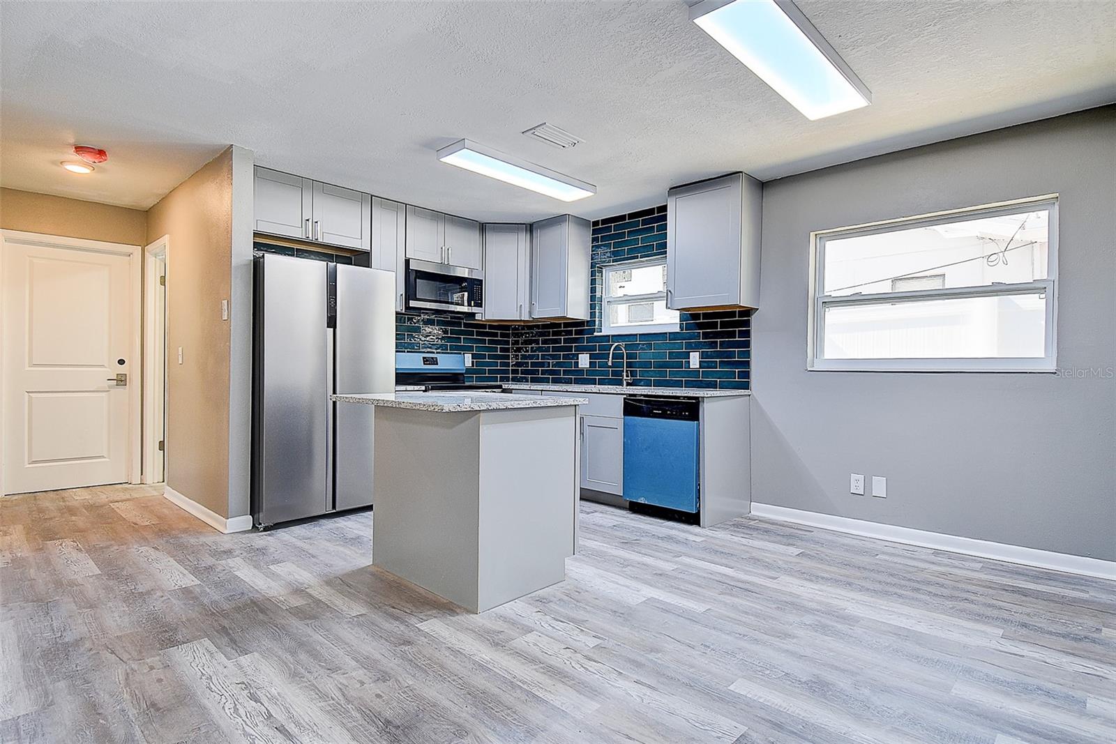 Image 5 of 40 For 130 42nd Avenue N