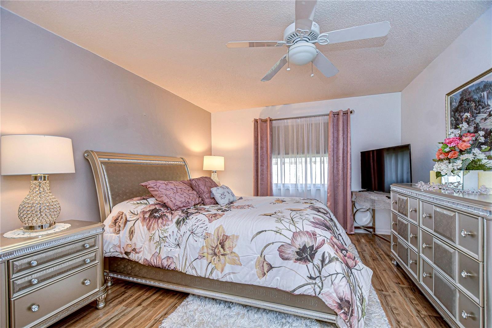 Image 23 of 37 For 38351 Ironwood Place Na