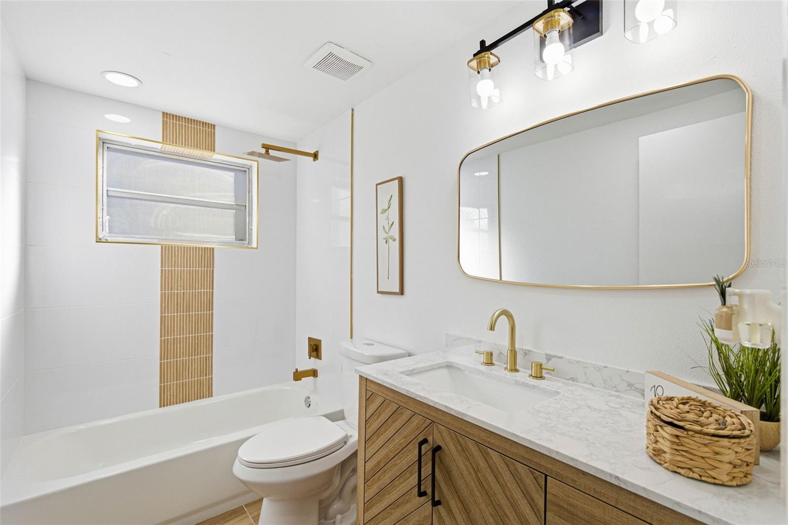 Image 37 of 64 For 12303 Camp Creek Lane