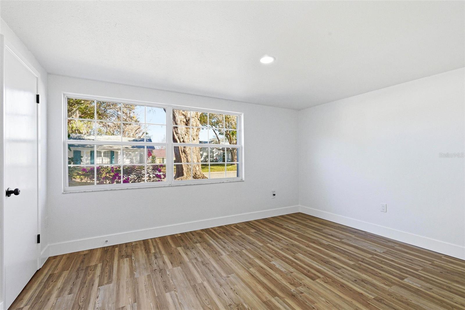 Image 39 of 64 For 12303 Camp Creek Lane