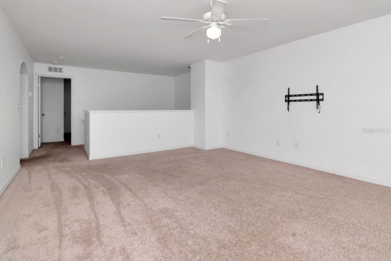 Listing photo id 11 for 5446 Suncatcher Drive