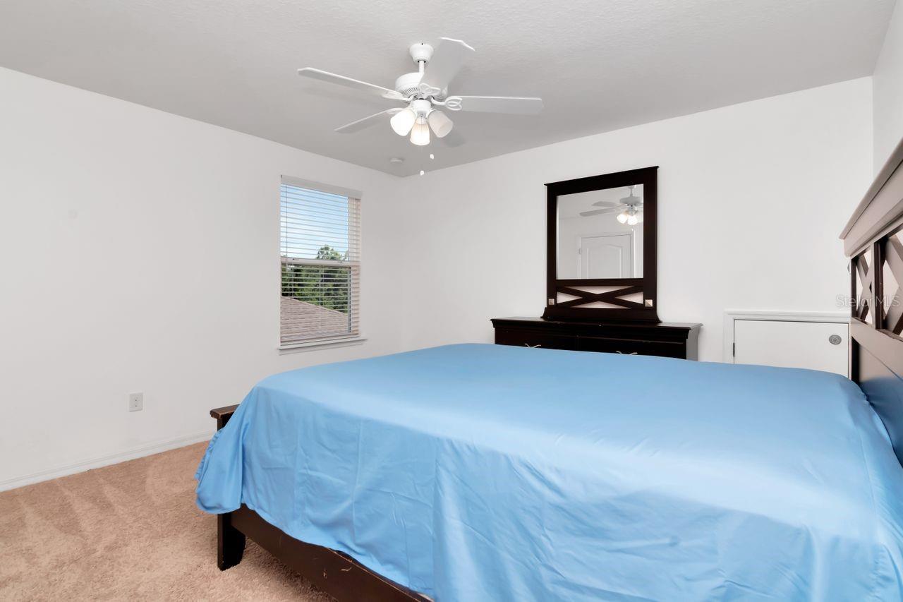 Listing photo id 16 for 5446 Suncatcher Drive