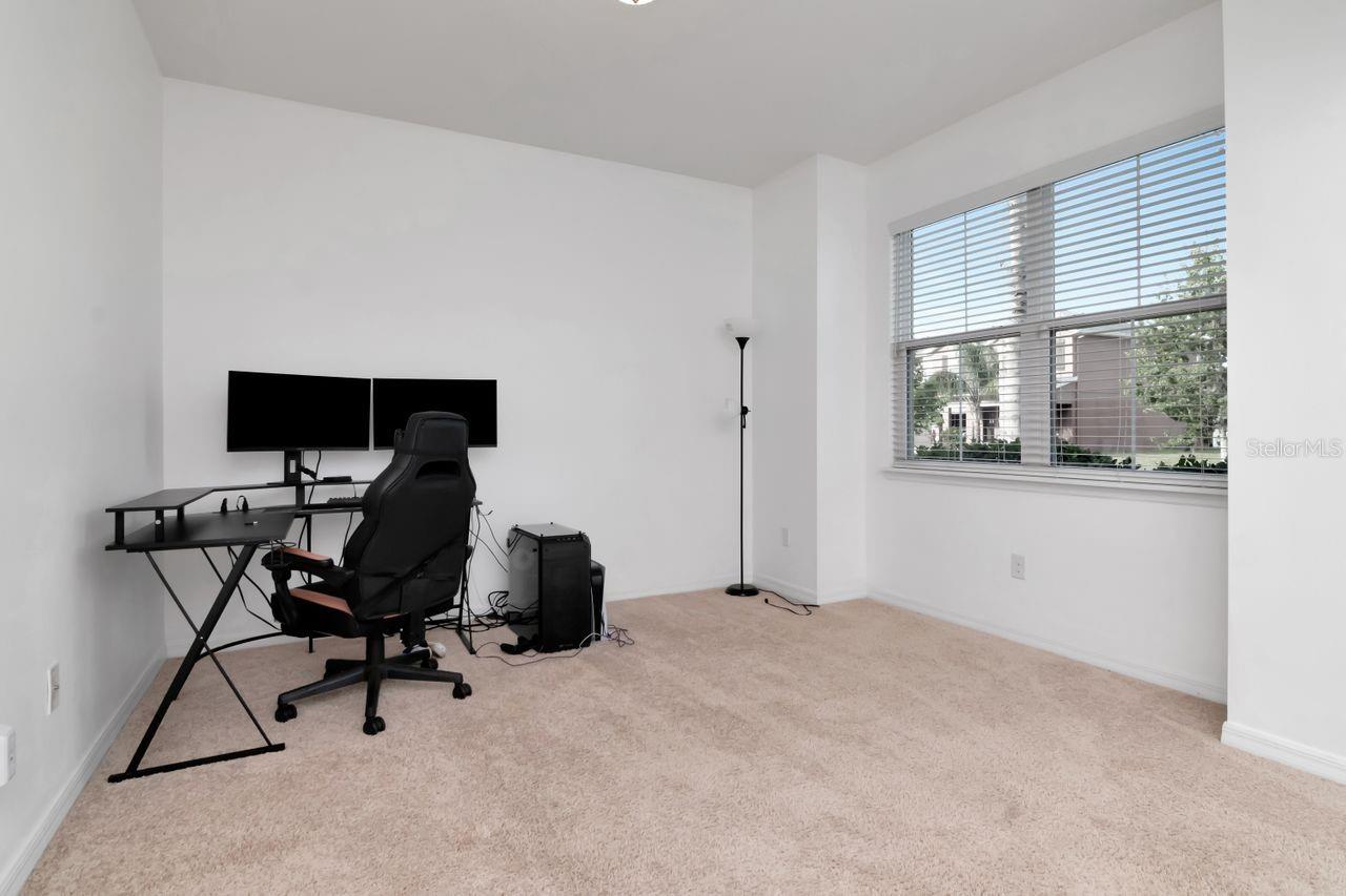 Listing photo id 21 for 5446 Suncatcher Drive