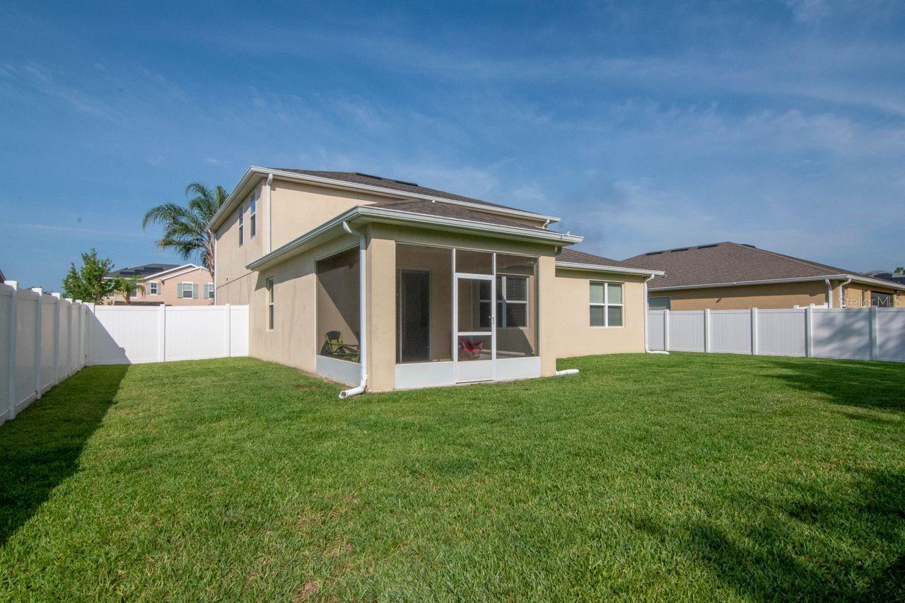 Listing photo id 24 for 5446 Suncatcher Drive