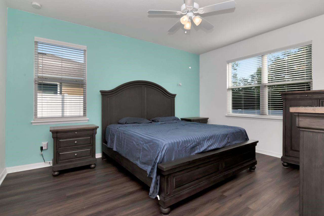 Listing photo id 7 for 5446 Suncatcher Drive