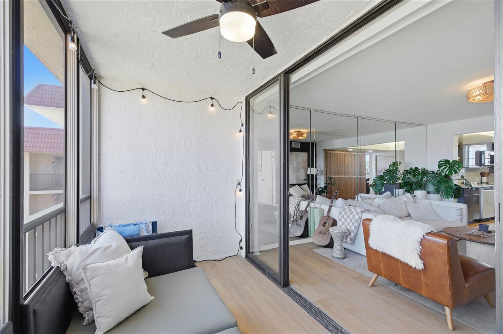 Image 19 of 46 For 19701 Gulf Boulevard 423