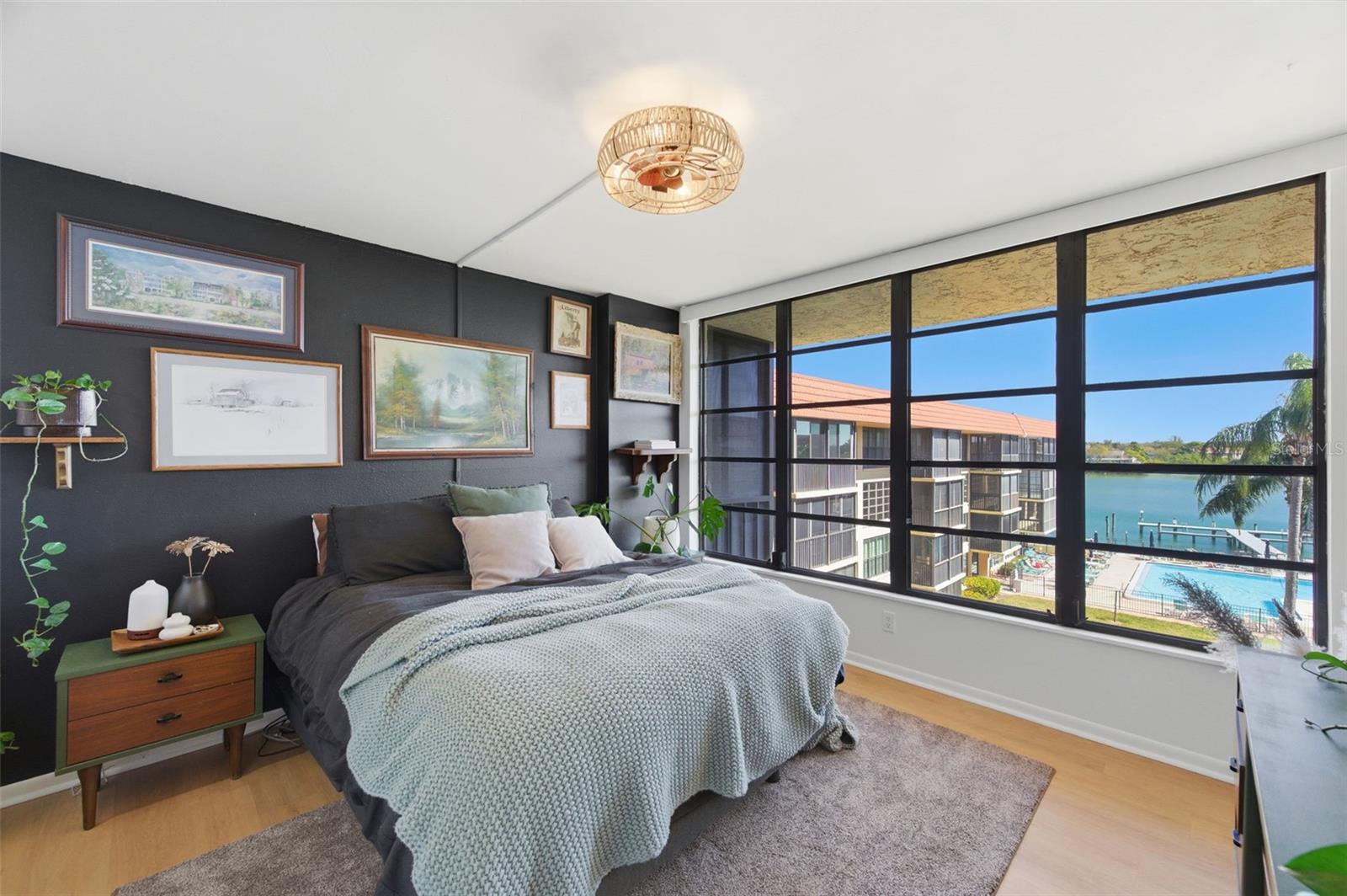 Image 21 of 46 For 19701 Gulf Boulevard 423